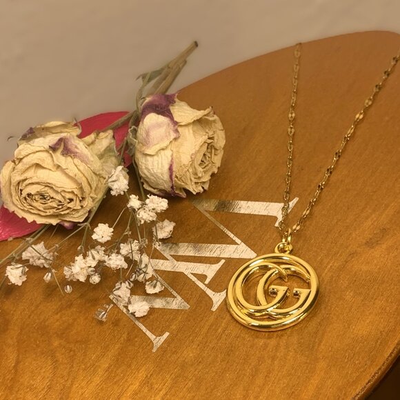 Gucci Gold Tone Bag Charm Necklace - Picture 1 of 5